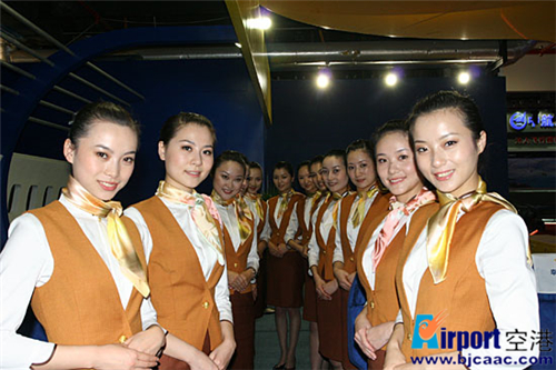 2018乘务员,2019航空公司乘务员年终奖排名