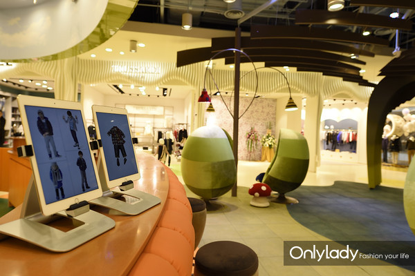 闈欏畨鍢夐噷涓績绔ヨ,鍢夐噷涓績绔ヨ