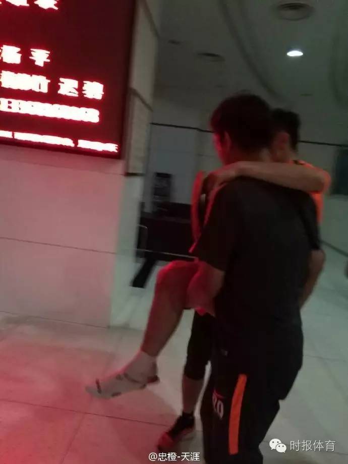 郑铮交叉韧带断裂,郑铮亚冠受伤