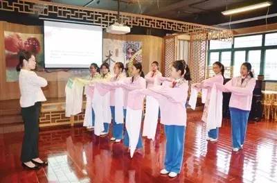 还在为孩子的暑期安排发愁？13所学校少年宫已经帮您想好啦！