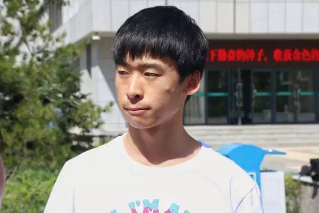 走近2016鄂尔多斯高考状元爆料独家学习秘籍!