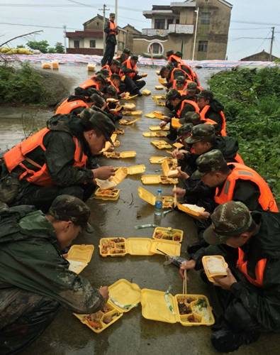 别只在朋友圈刷看海的段子了，这场大雨背后的真相比你们想象中更多！