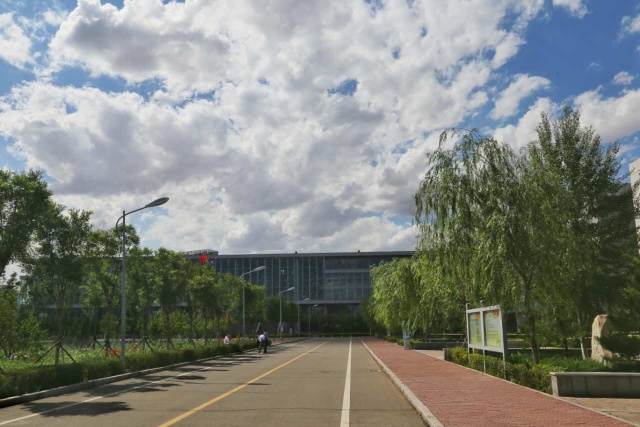 走近2016鄂尔多斯高考状元爆料独家学习秘籍！