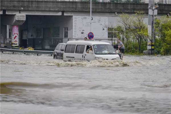 别只在朋友圈刷看海的段子了，这场大雨背后的真相比你们想象中更多！