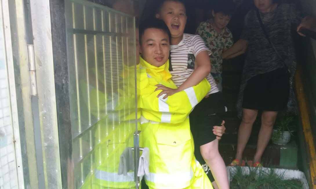 别只在朋友圈刷看海的段子了，这场大雨背后的真相比你们想象中更多！