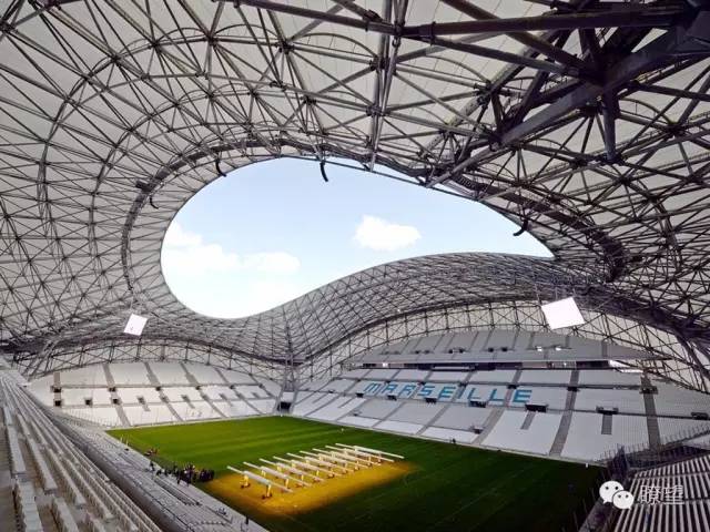 像c罗梅西一样踢球,像c罗一样的球星