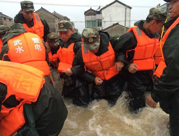 别只在朋友圈刷看海的段子了，这场大雨背后的真相比你们想象中更多！