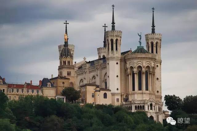 像c罗梅西一样踢球,像c罗一样的球星