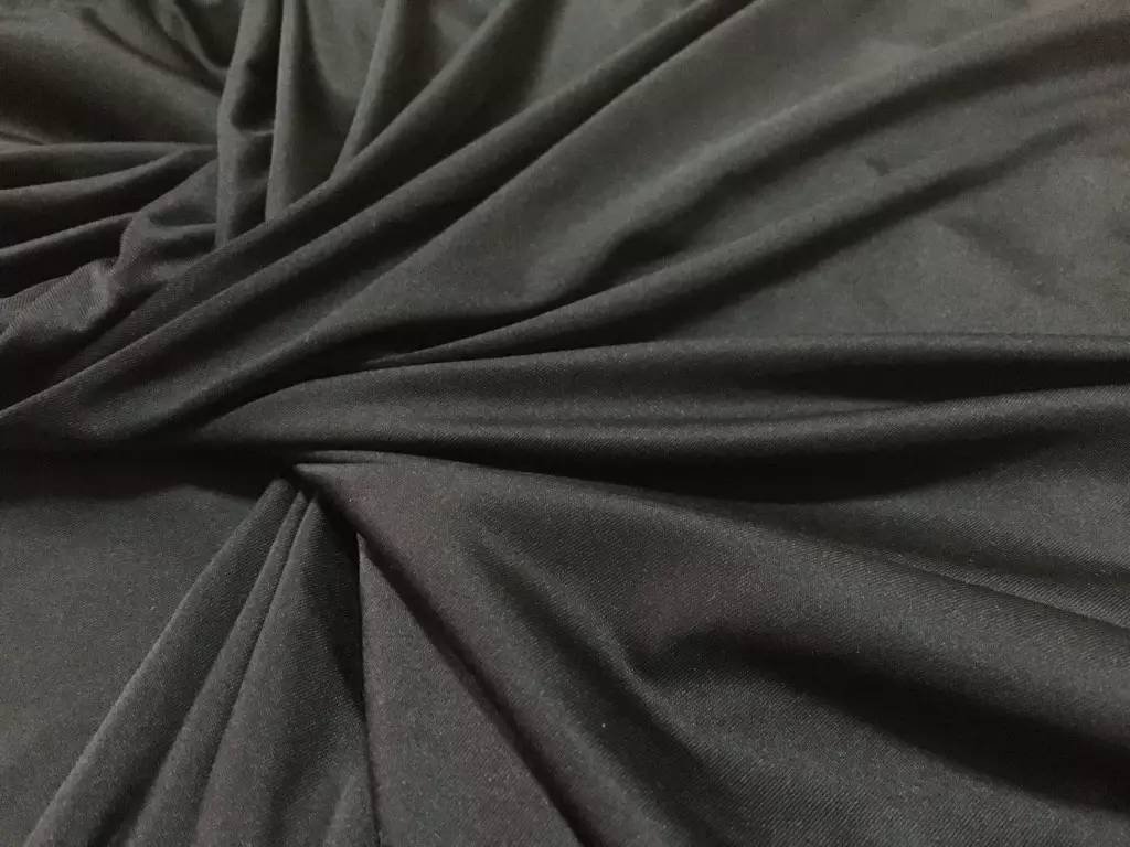 高个夏季穿搭技巧,如何打造夏日清凉感穿搭