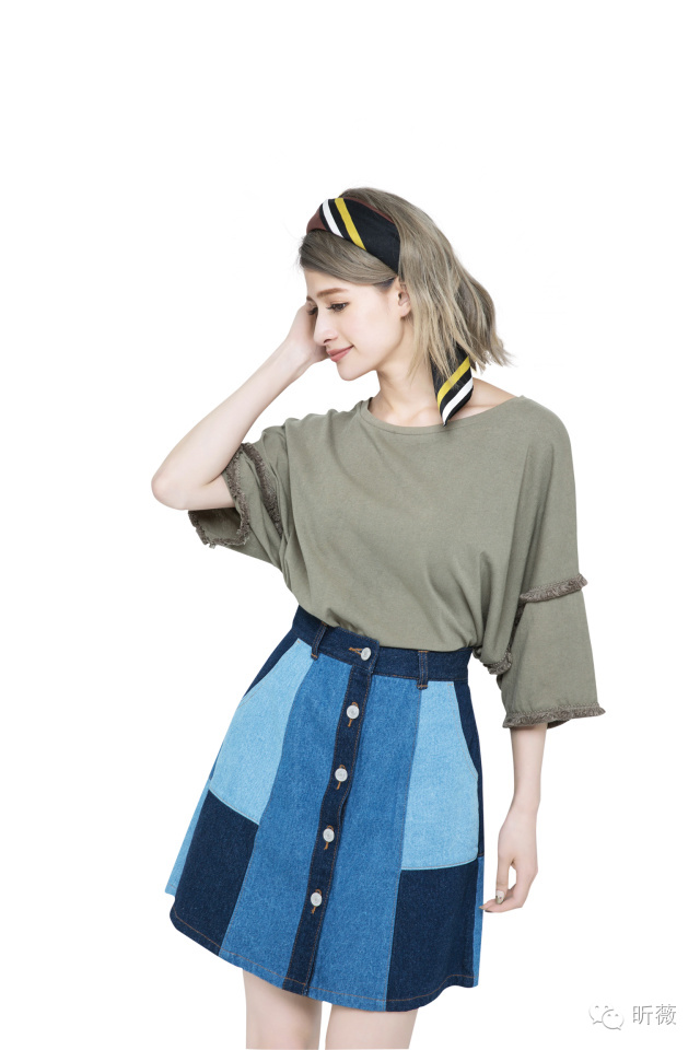 满大街的一排扣子是怎么回事？！