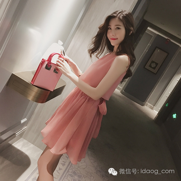 这么美丽的衣服你还在犹豫什么?