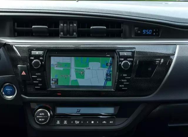 广汽丰田雷凌双擎2018款,丰田雷凌双擎好还是日产轩逸好