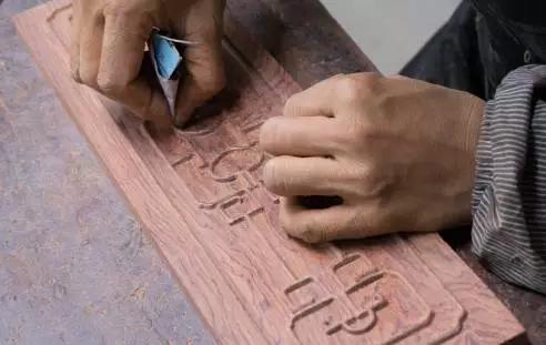 红木家具要如何打磨才好,如何辨识红木家具打磨工艺的好坏