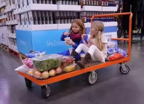 比海底捞服务还好的餐饮,国外类似海底捞服务的企业