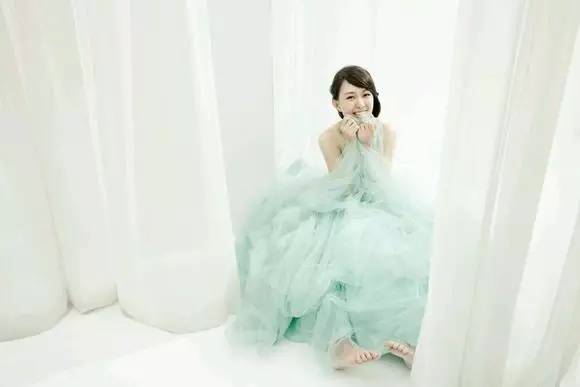 双陈恋、华如恋算什么？这位“去世已久”的女星结婚才算大新闻！