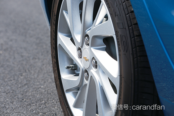 雪佛兰乐风rv16款手动畅行版,上汽通用雪佛兰乐风rv