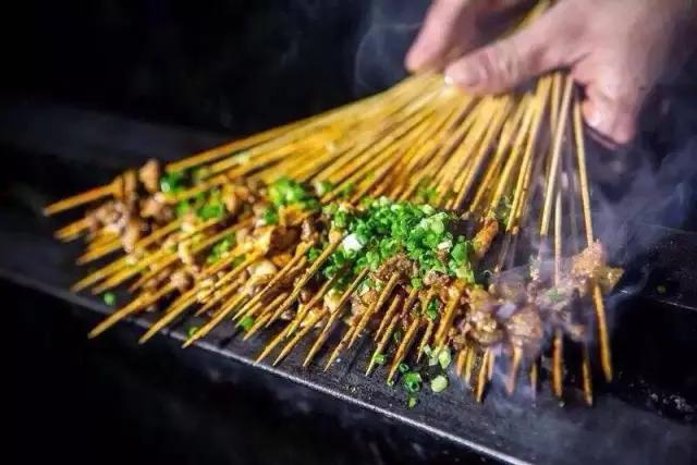 长沙正宗湘西烧烤,长沙坡子街夜市湘西烧烤