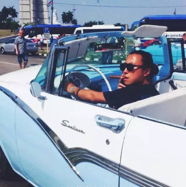 一个陕西汉子花7万元环游地球1圈，还带回一个美国女友！