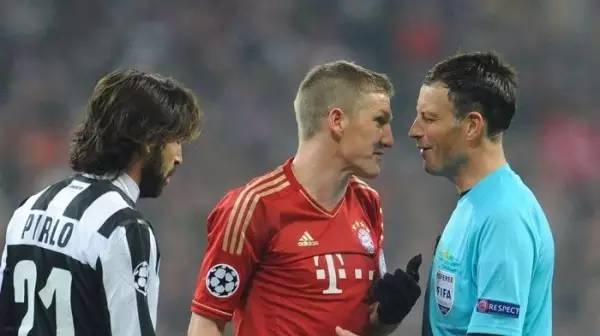 克拉滕伯格误判集锦,克拉滕伯格连出黄牌