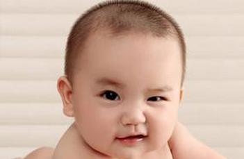 小孩喜欢挤眼睛视频,孩子最近总是挤眼睛撅嘴怎么回事