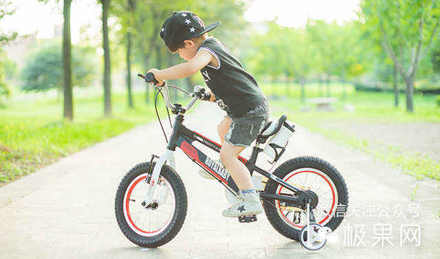 这辆美亚销量第一的童车,孩子骑上想摔跤都难