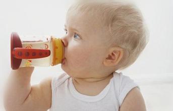 大孩子不爱喝水试试这几招,3岁孩子不爱喝水怎么办