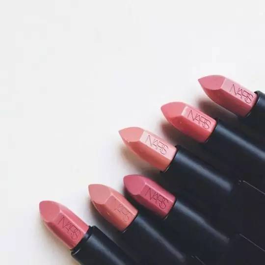 讨论|夏日出去浪我们的化妆品该背多少出门？