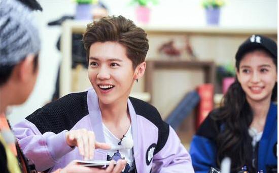 鹿晗为什么还有那么多粉丝,鹿晗粉丝为什么都那么好看