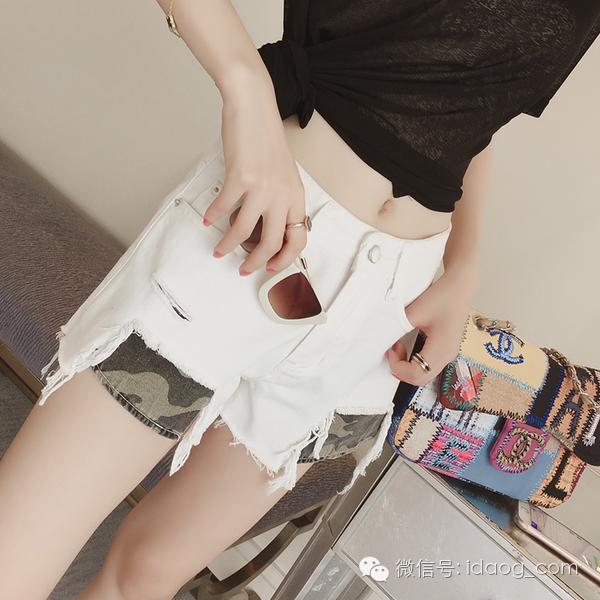 这么美丽的衣服你还在犹豫什么?