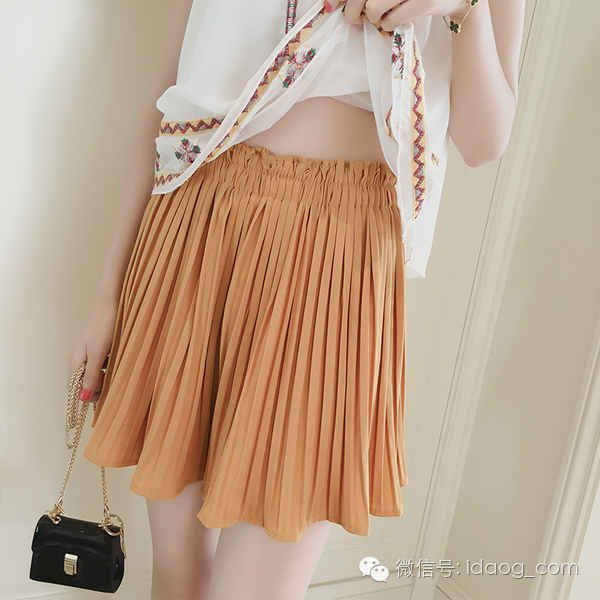 这么美丽的衣服你还在犹豫什么?