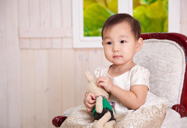 2岁宝宝突然呕吐没有大便,2岁宝宝突然呕吐需要喂药吗