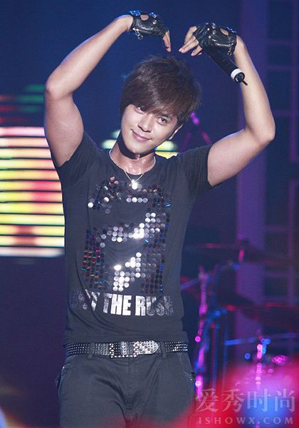 罗志祥和蔡依林同台撩蔡依林,罗志祥蔡依林演唱会叫蔡依林阿姨