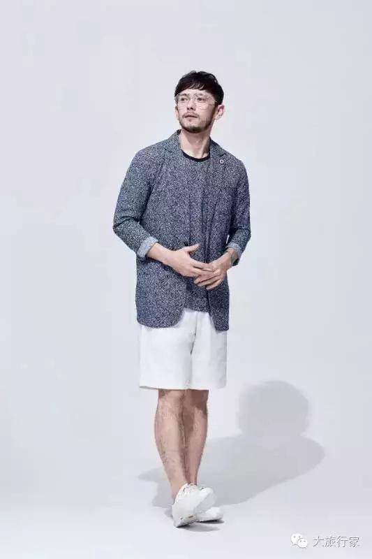 想在旅行中穿的比景色更撩人,何必东走(fei)西逛(qian