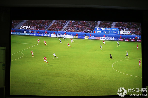 看欧洲杯的球迷,看爽