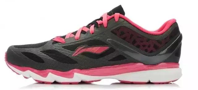 最值得入手的跑鞋清单,目前最好的十款跑鞋