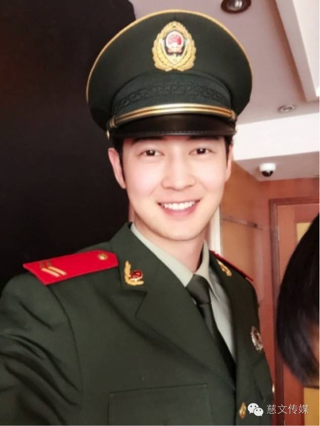 记住了哈!引爆微博“寻帅”热潮的那哥们儿叫丁野