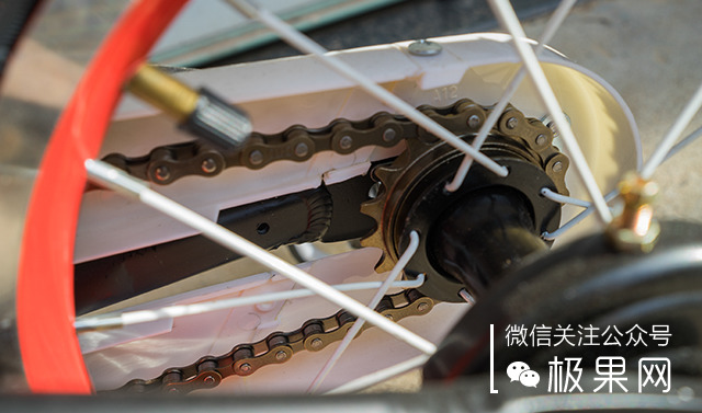 这辆美亚销量第一的童车,孩子骑上想摔跤都难