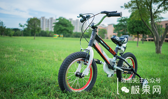 这辆美亚销量第一的童车,孩子骑上想摔跤都难