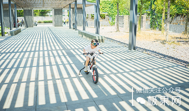 这辆美亚销量第一的童车,孩子骑上想摔跤都难