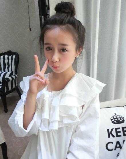 丸子头的扎法简单易学好看头发多,低丸子头简单扎法慵懒风丸子头