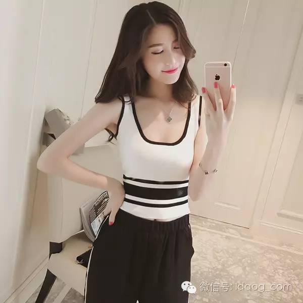 这么美丽的衣服你还在犹豫什么?