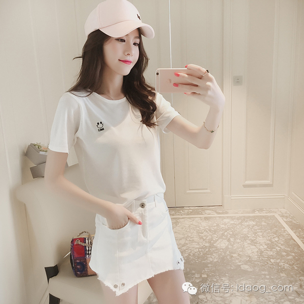 这么美丽的衣服你还在犹豫什么?