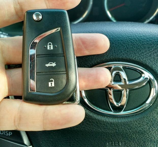 方向轻、外观漂亮浅谈锐志2.5V尚锐版用车分享