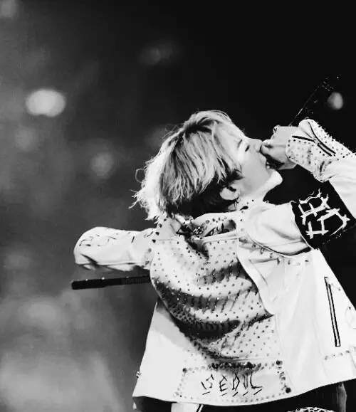 权志龙穿女装迷人,权志龙穿女装毫无违和感