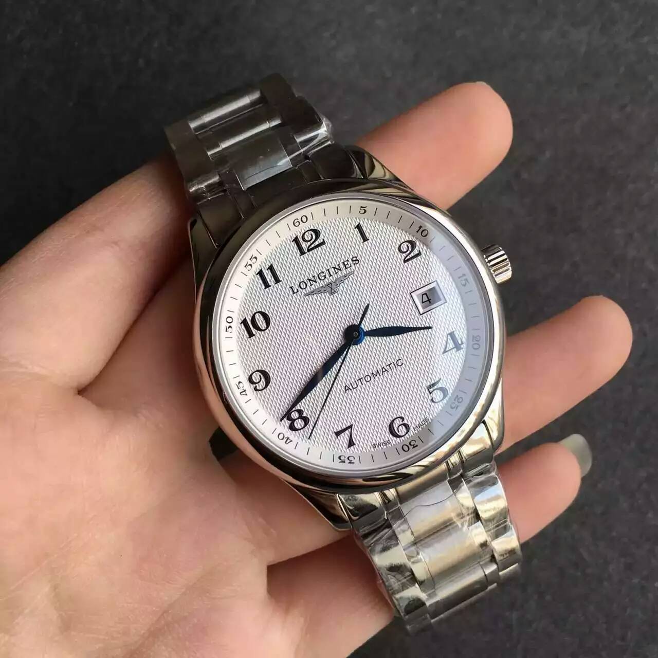 大学生出来工作戴什么手表,刚毕业能戴什么手表