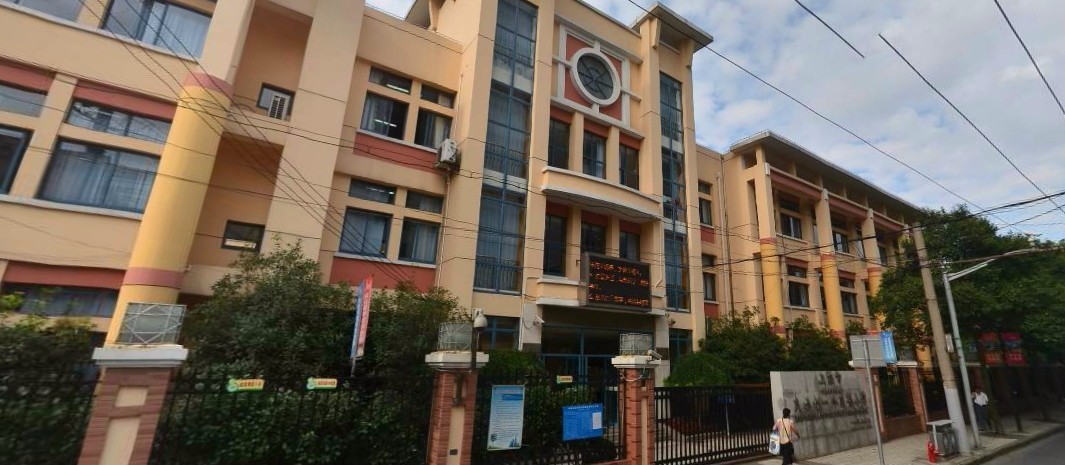 公办vs民办,民办打一公办打一