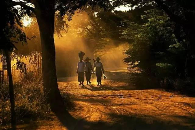 虽然你穷但是什么都懂,虽然你穷但是我爱你