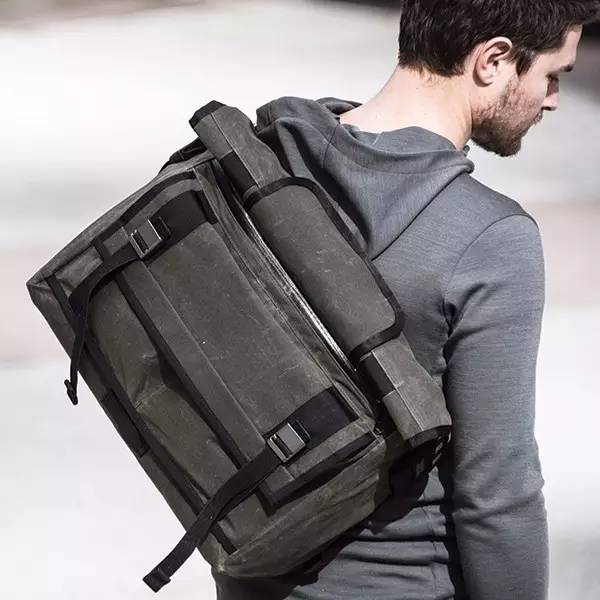 老板出门谈生意带什么包 (商务人士背什么包合适)