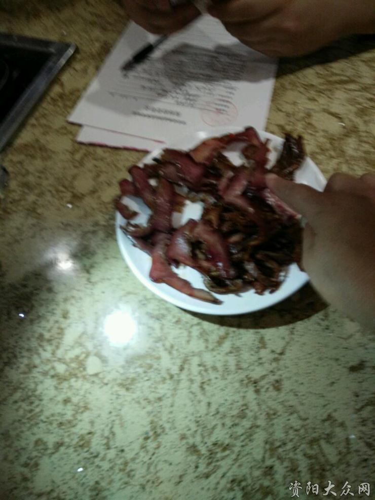 网友在火锅店吃出蓝环章鱼,网友疑似在餐厅吃出蓝环章鱼