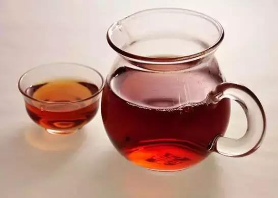 喝生普洱会肚子疼吗,喝生普洱茶饿怎么回事